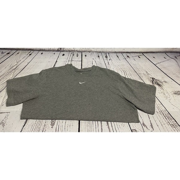 NIKE "THE NIKE TEE" LOOSE FIT CROPPED T-SHIRT/ Women's SIZE Medium - Picture 5 of 5